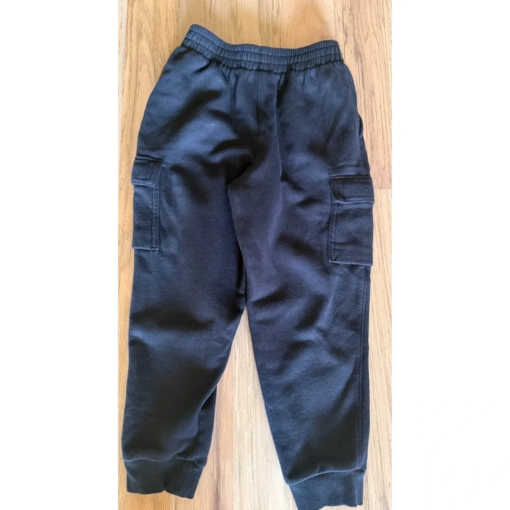 Nike Boys Size 7 Black Club Fleece Cargo Jogger Pants Sweatpants L092-023